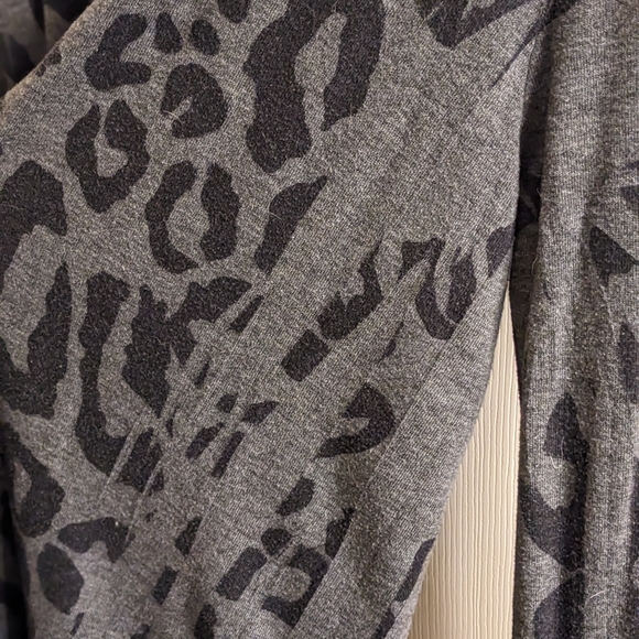 Leopard Pullover Sweater - Picture 3 of 4